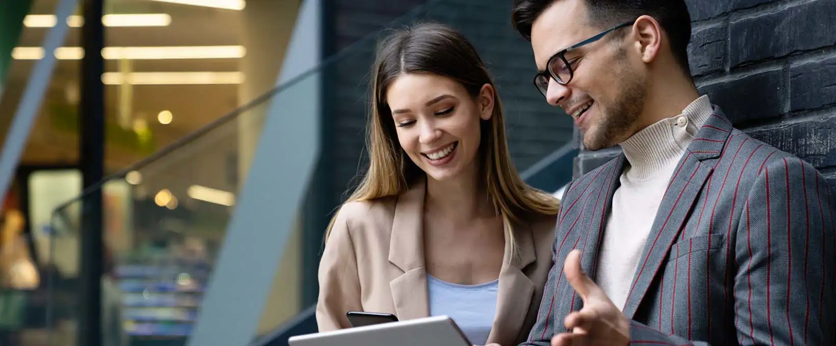 Why do some HR transformation business cases secure funding while others don’t? Learn six expert lessons for securing executive buy-in.